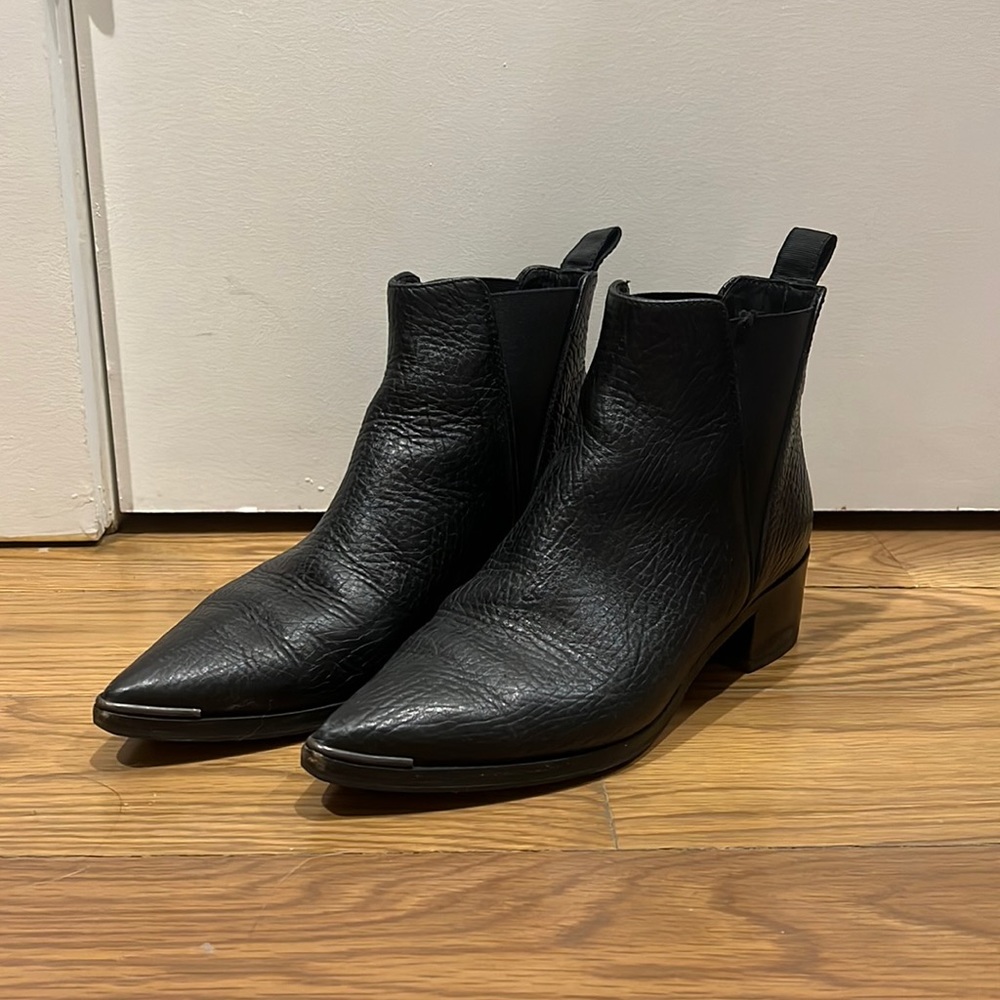 Acne Studios Jensen Pebble Leather Chelsea Boots Black 35